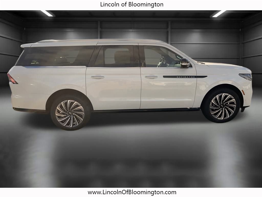 New 2025 Lincoln Navigator L Black Label AWD/4WD image 8