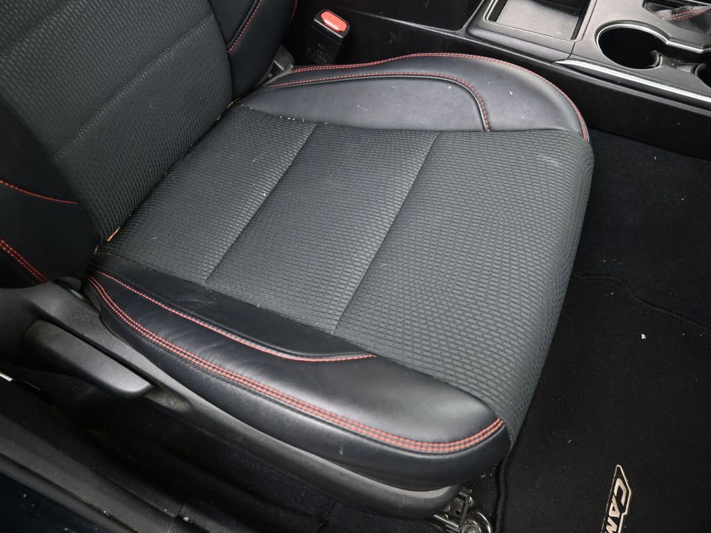 Used 2017 Toyota Camry SE w/ Moonroof Package image 12