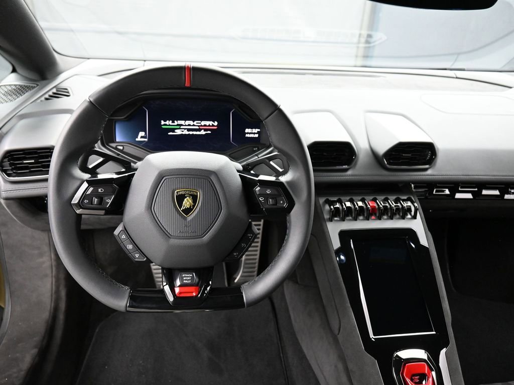 Used 2024 Lamborghini Huracan Sterrato image 18