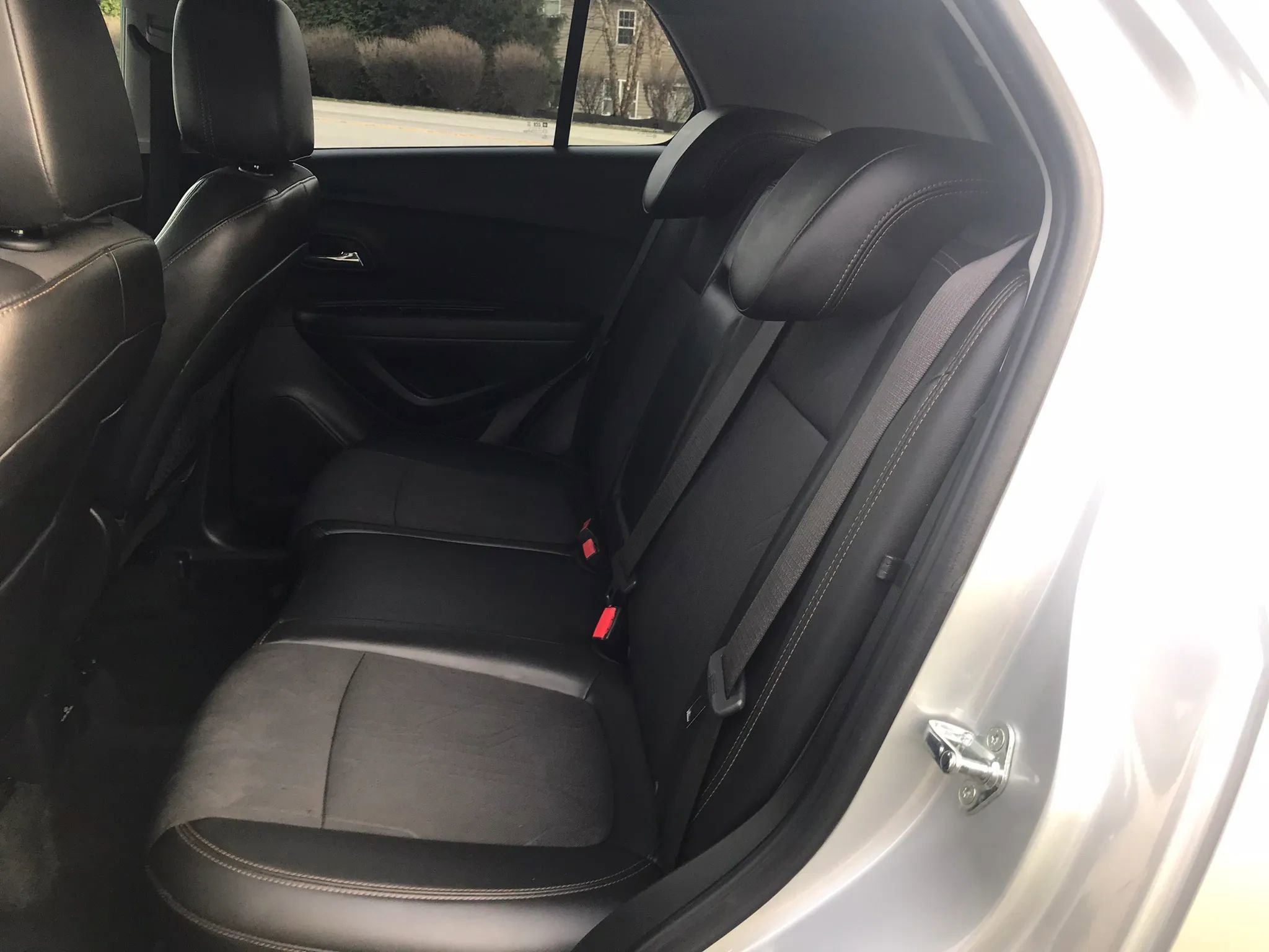 Used 2018 Chevrolet Trax LT w/ LT Convenience Package AWD/4WD image 30