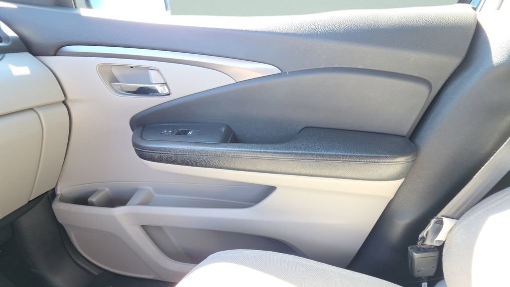 Used 2019 Honda Pilot LX image 16