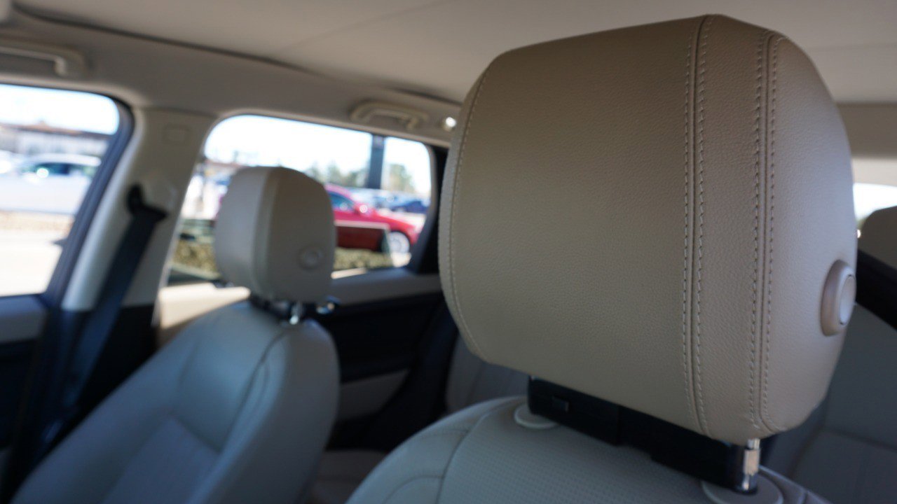 Used 2019 Land Rover Discovery Sport HSE image 23