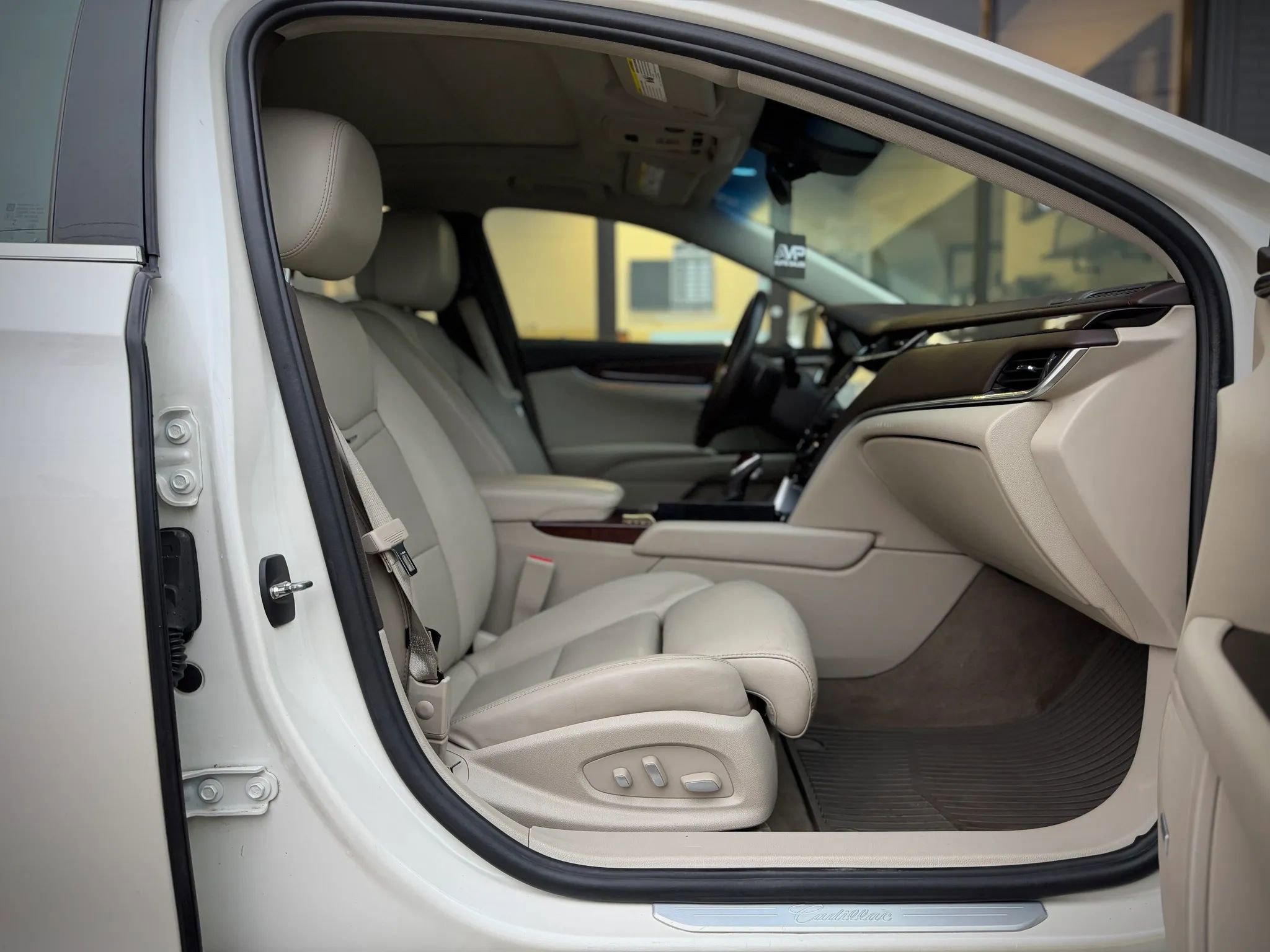 Used 2014 Cadillac XTS Luxury w/ Driver Awareness Package image 20