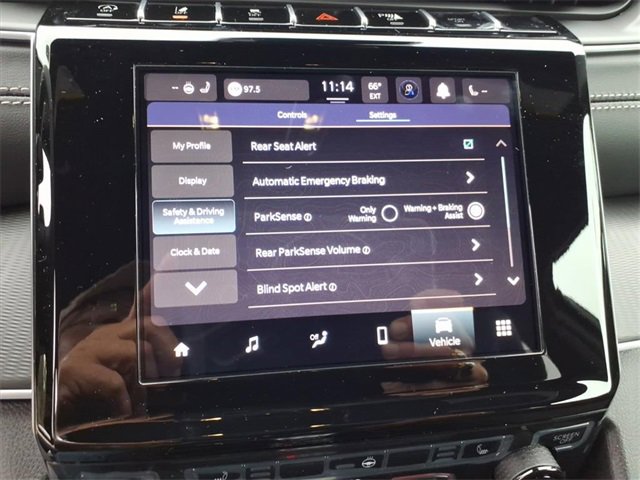 New 2025 Jeep Grand Cherokee L Altitude image 6