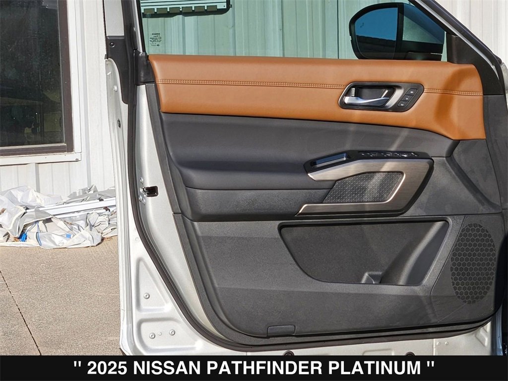 New 2025 Nissan Pathfinder Platinum image 14