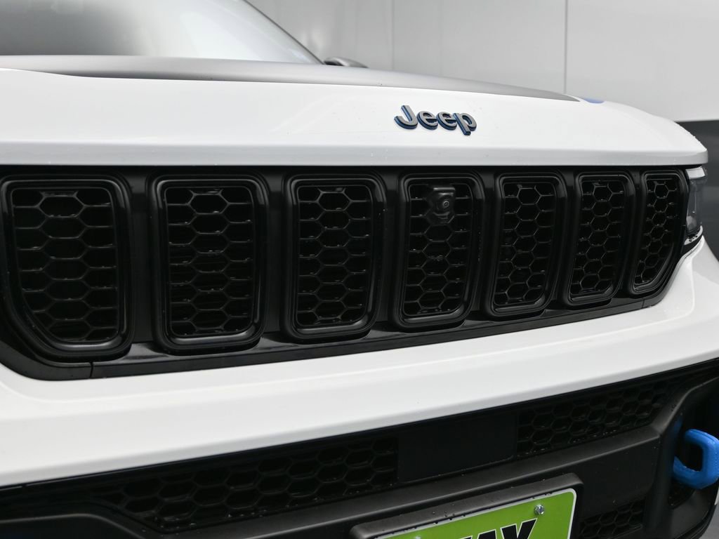 Used 2023 Jeep Grand Cherokee Trailhawk w/ Luxury Tech Group III AWD/4WD image 37