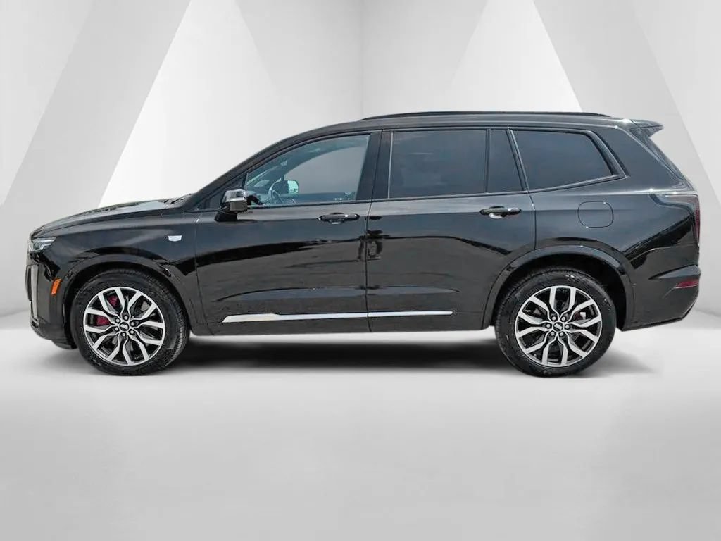 Used 2024 Cadillac XT6 Sport w/ Platinum Package AWD/4WD image 4