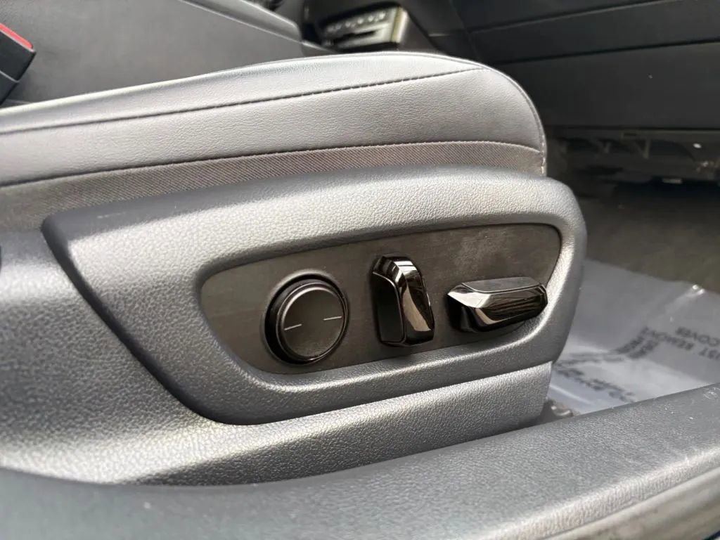 Used 2019 Lexus ES 350 w/ Accessory Package 2 FWD image 17
