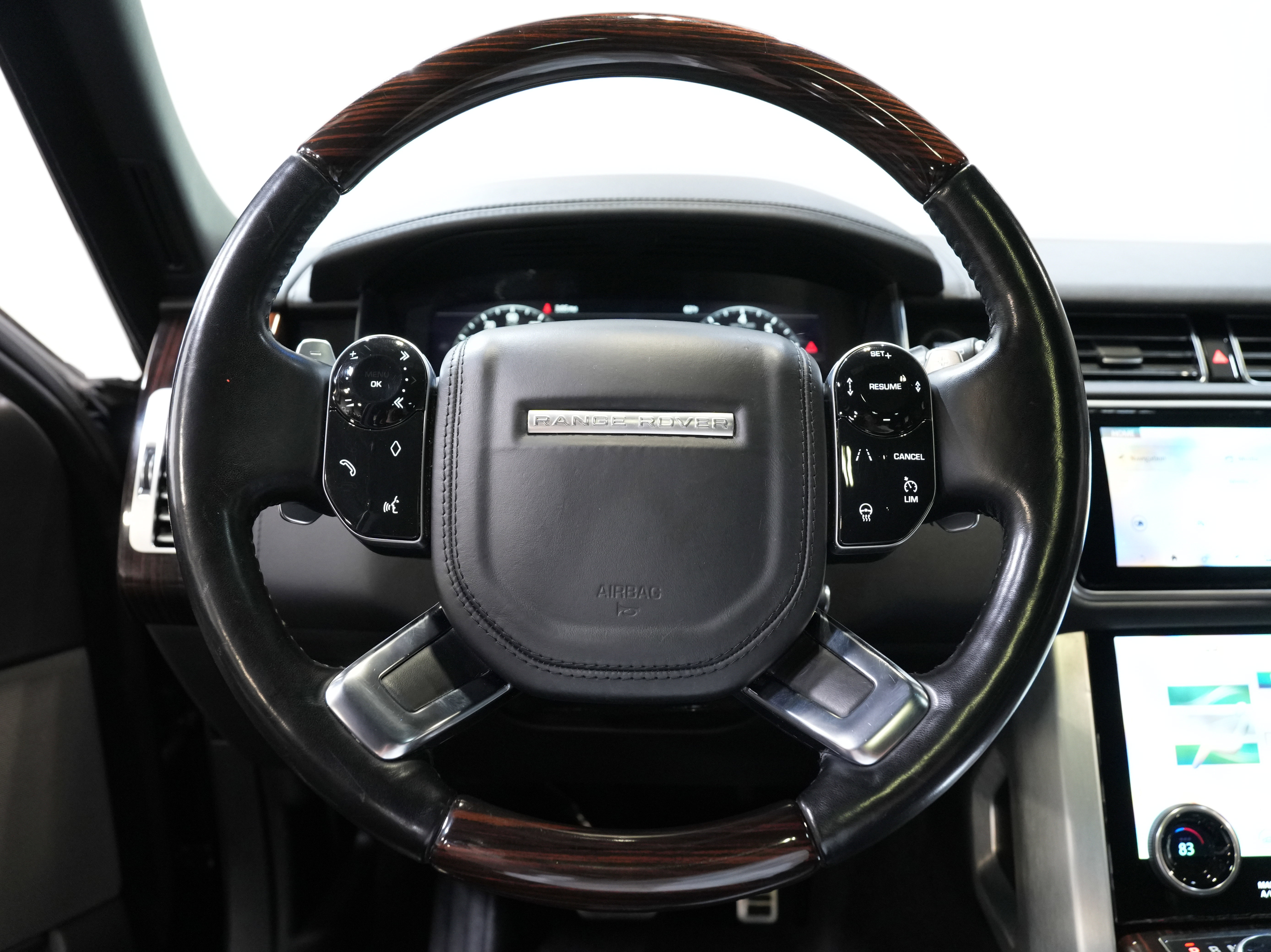 Used 2018 Land Rover Range Rover Long Wheelbase Autobiography image 40