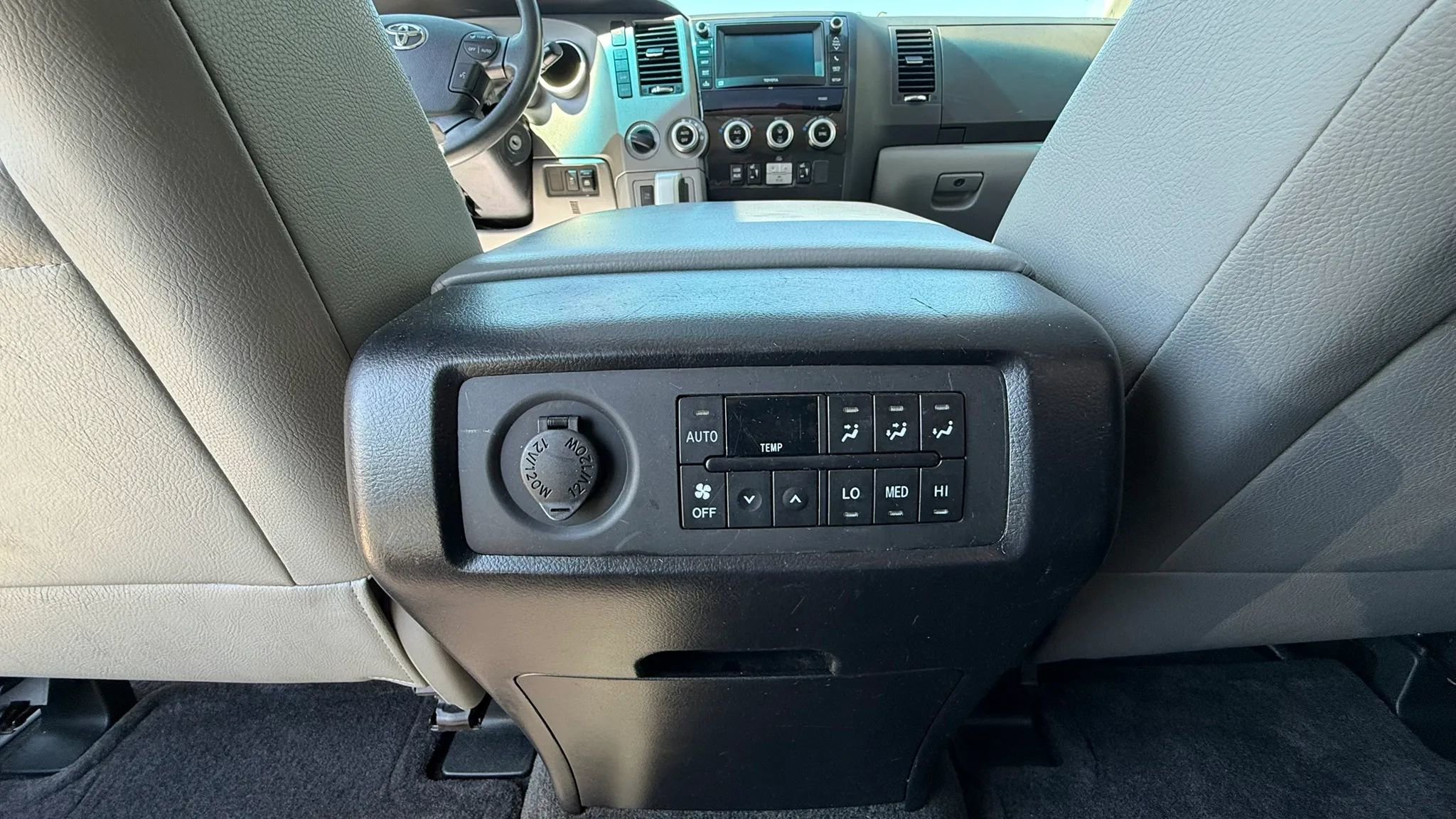 Used 2013 Toyota Sequoia Limited AWD/4WD image 8