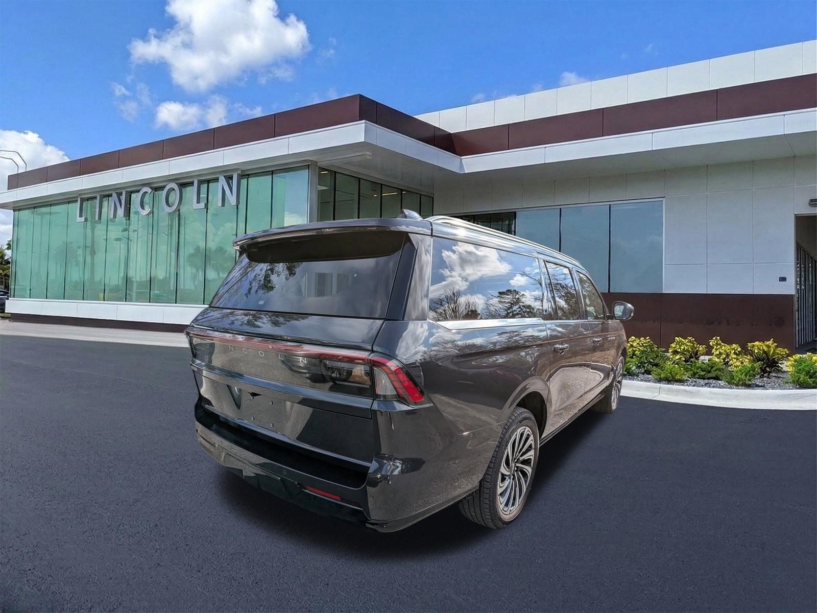 Certified 2025 Lincoln Navigator L Black Label image 5