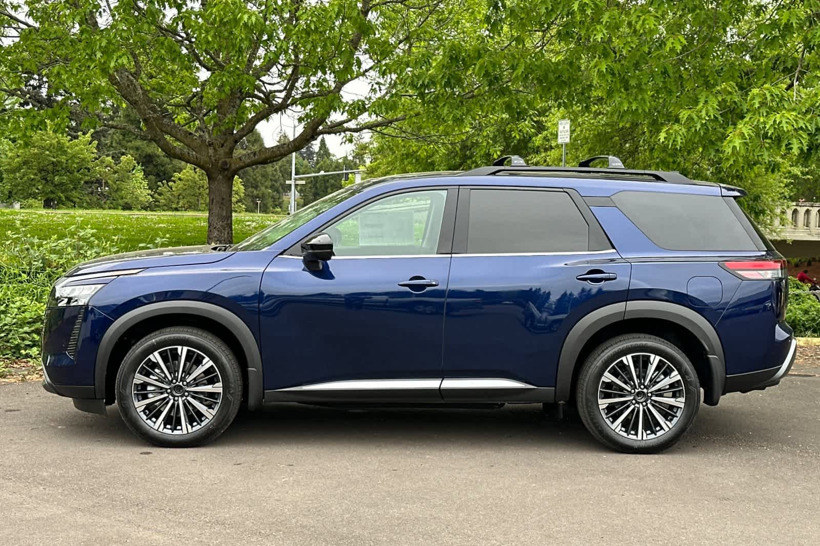 New 2026 Nissan Pathfinder Platinum AWD/4WD image 5