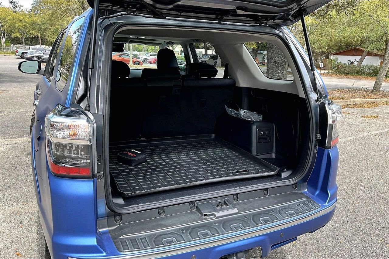 Used 2022 Toyota 4Runner Limited AWD/4WD image 35