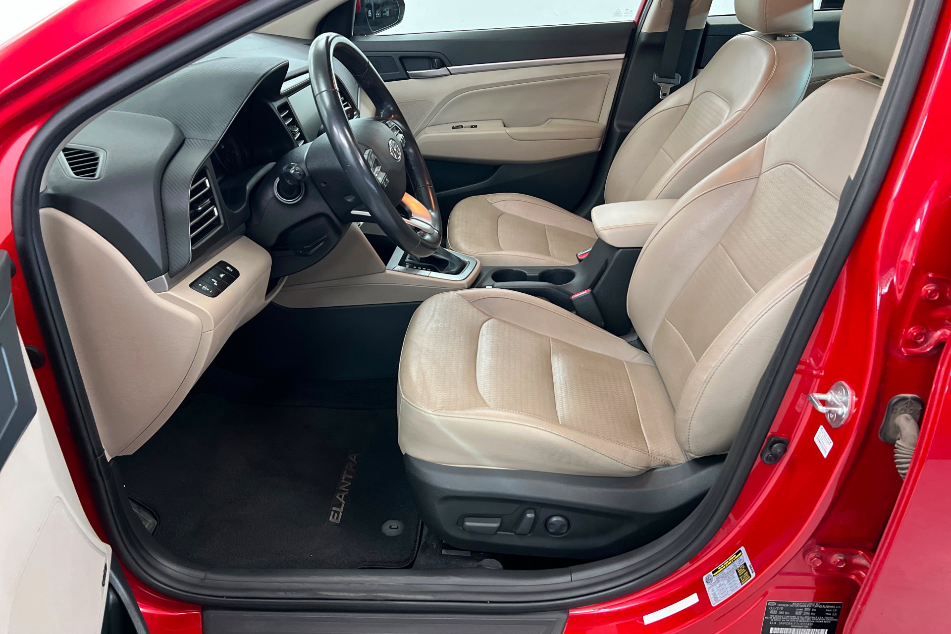 Used 2020 Hyundai Elantra Limited FWD image 17