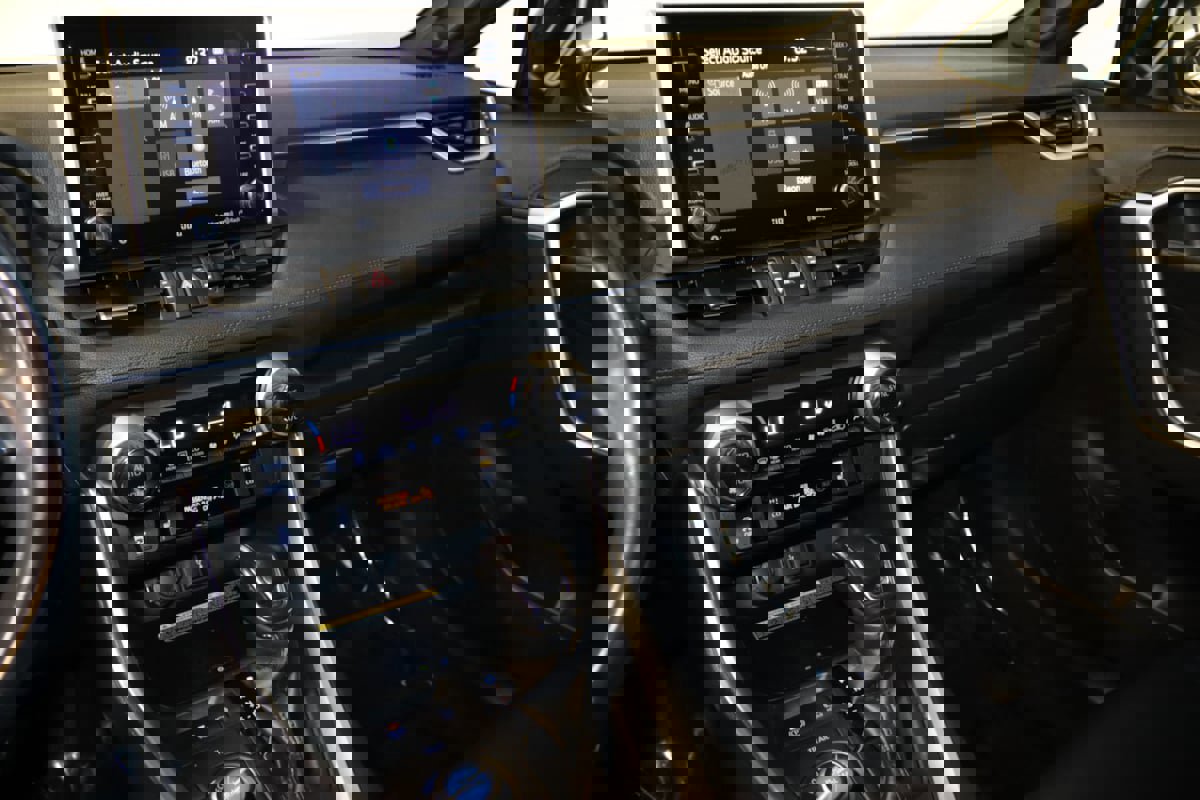 Used 2020 Toyota RAV4 XSE AWD/4WD image 45