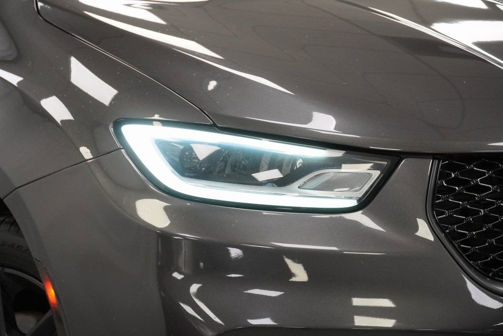 Used 2023 Chrysler Pacifica Touring-L w/ S Appearance Package image 5
