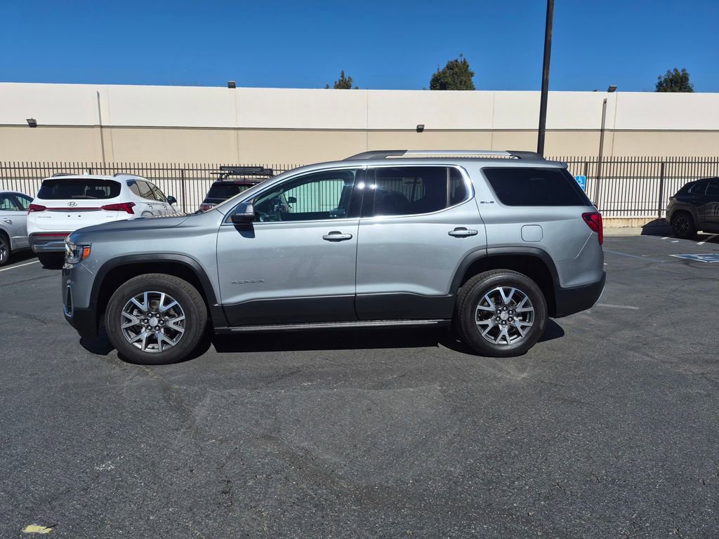 Used 2023 GMC Acadia SLE w/ Driver Convenience Package image 4
