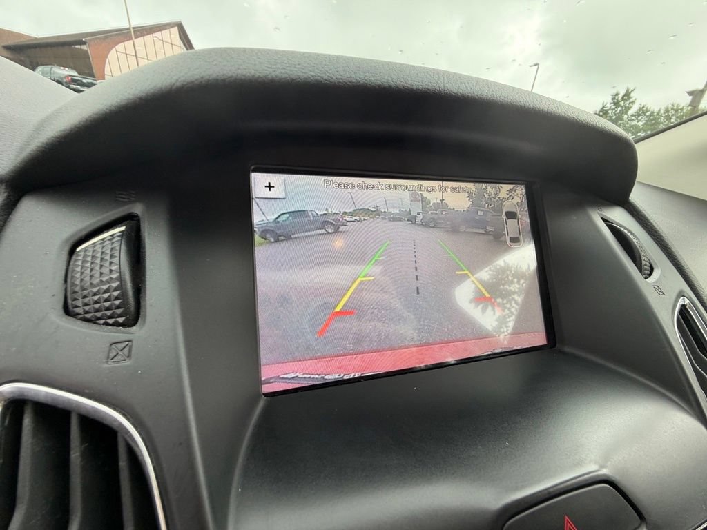Used 2018 Ford Focus SEL w/ Cold Weather Package FWD image 19