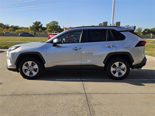 Used 2023 Toyota RAV4 XLE image 3