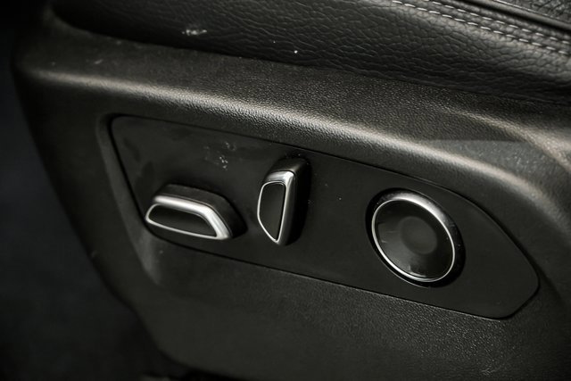 Used 2021 GMC Yukon Denali w/ Denali Premium Package image 18