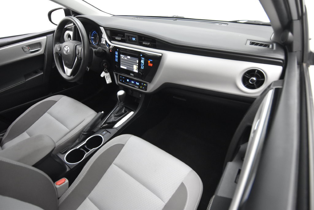 Used 2018 Toyota Corolla LE FWD image 26