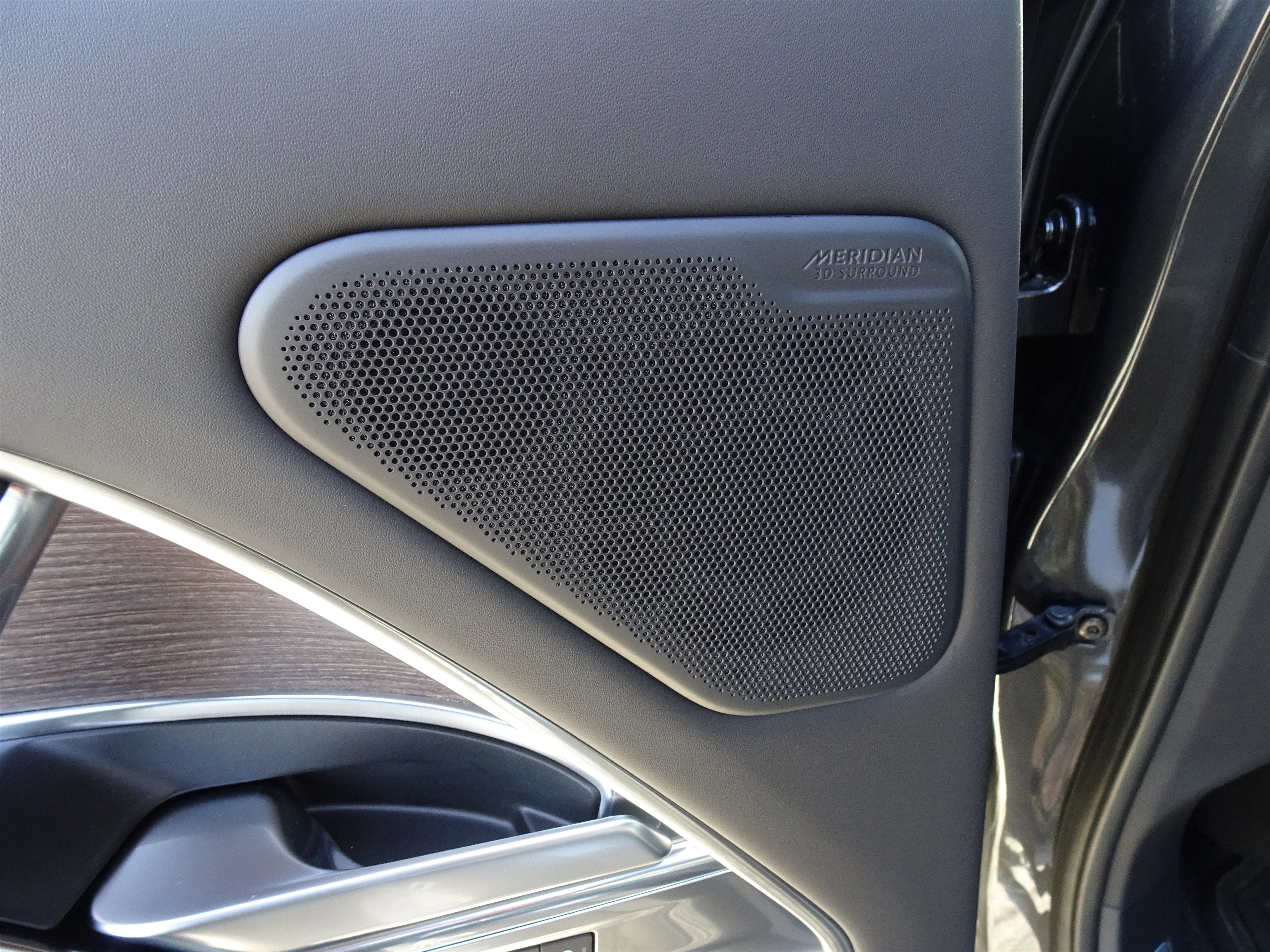 New 2025 Land Rover Range Rover SE image 23