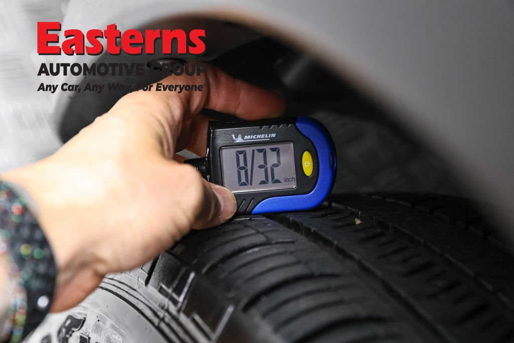 Used 2022 Nissan Pathfinder SV AWD/4WD image 30