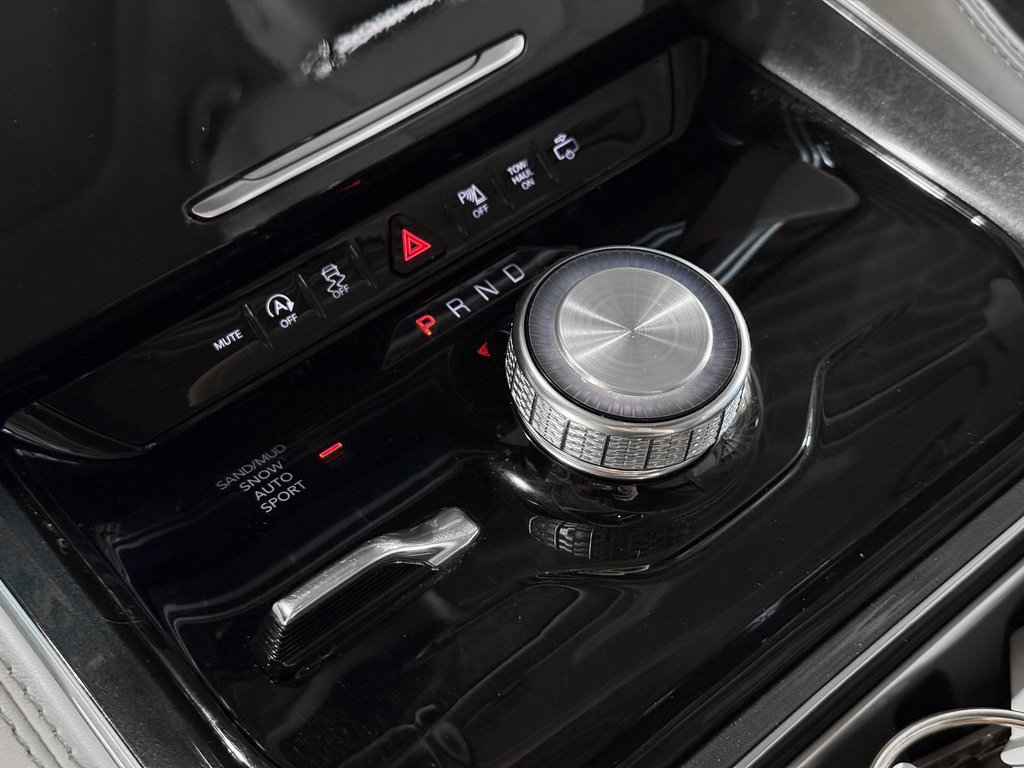 Used 2023 Jeep Wagoneer Base w/ Premium Group I image 33