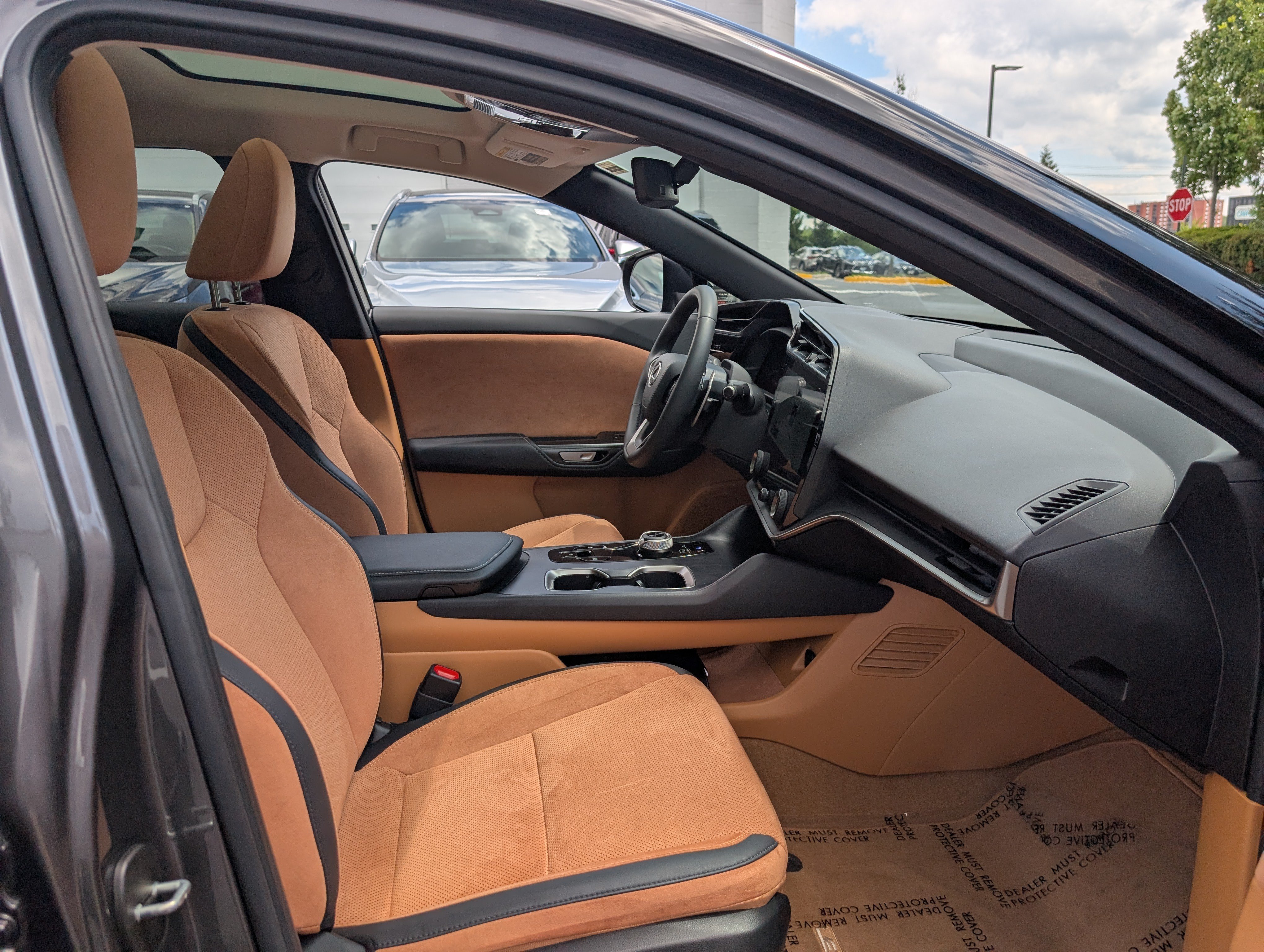 Certified 2023 Lexus RZ 450e Premium w/ Accessory Package (Z1) AWD/4WD image 11