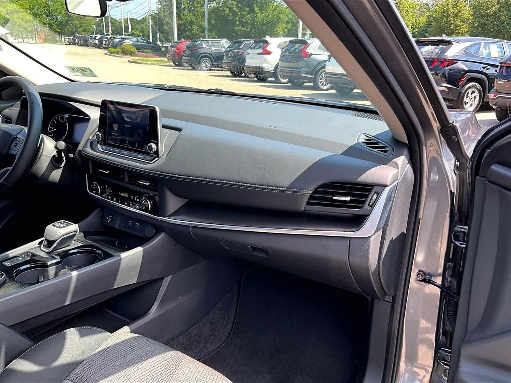 Certified 2026 Nissan Rogue SV AWD/4WD image 13