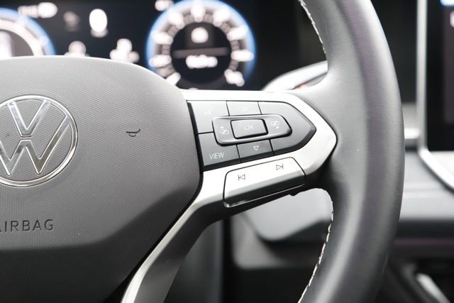 Used 2025 Volkswagen Tiguan SE w/ Panoramic Sunroof Package image 20