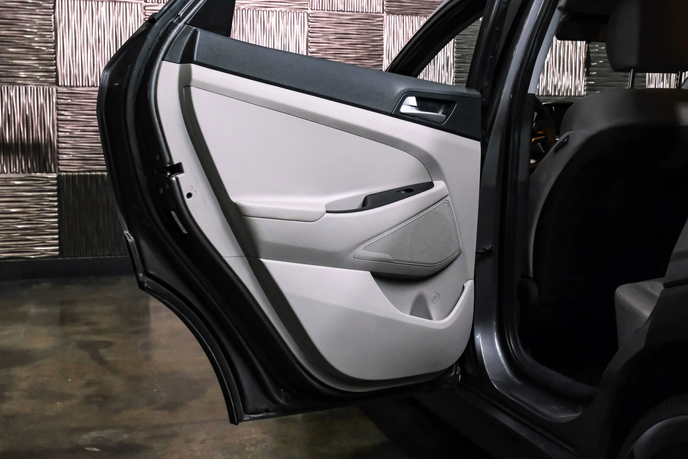 Used 2020 Hyundai Tucson SE image 38