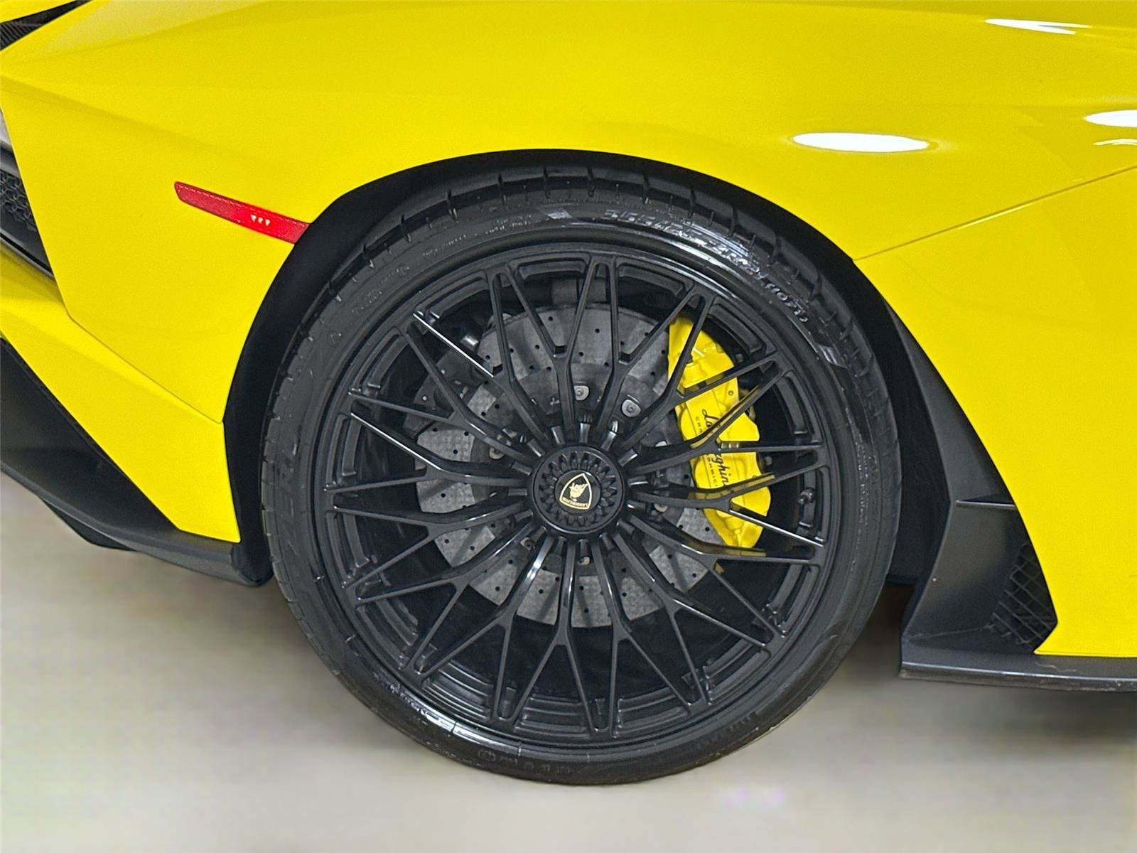 Used 2018 Lamborghini Aventador S AWD/4WD image 34
