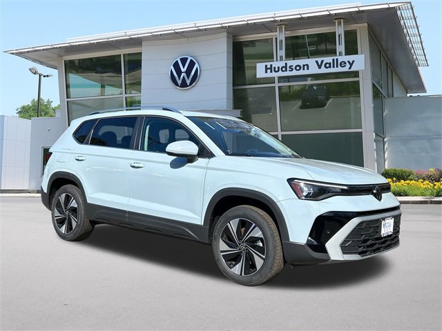 New 2025 Volkswagen Taos SE