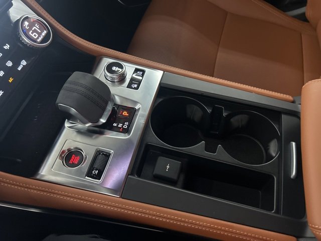 Used 2025 Jaguar F-PACE R-Dynamic S image 21