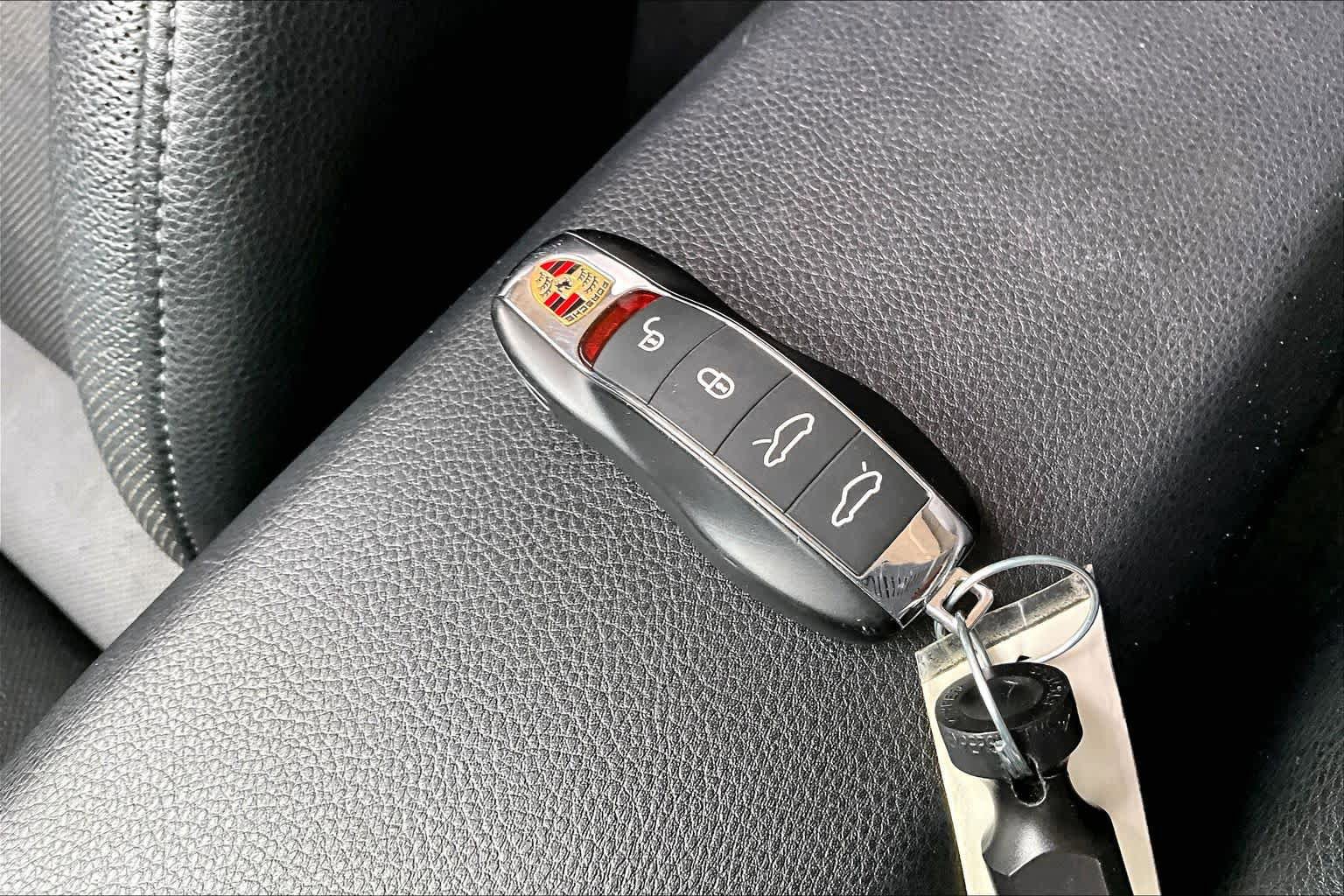 Used 2017 Porsche 718 Boxster image 13