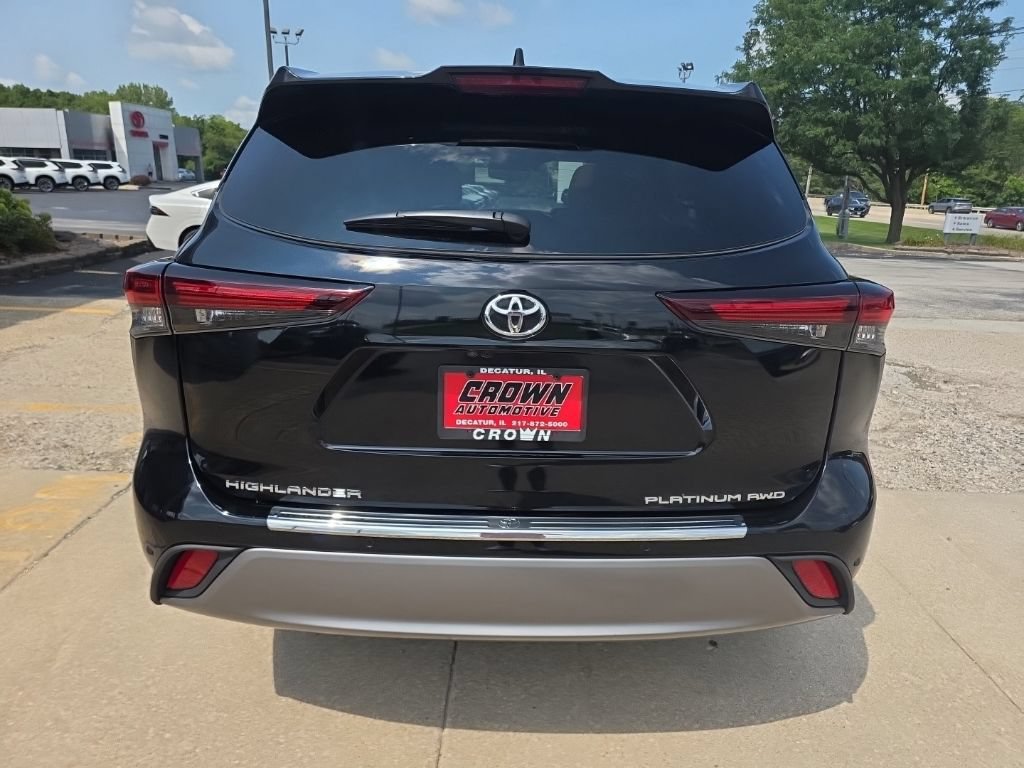 Used 2026 Toyota Highlander Platinum AWD/4WD image 4