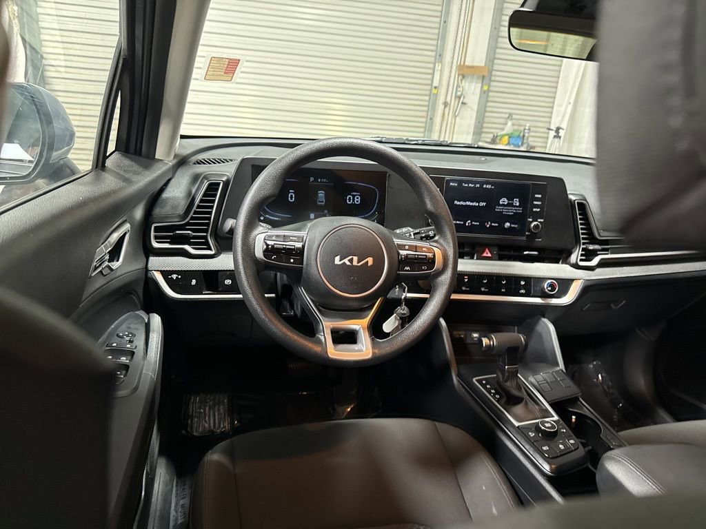 Used 2025 Kia Sportage LX image 19