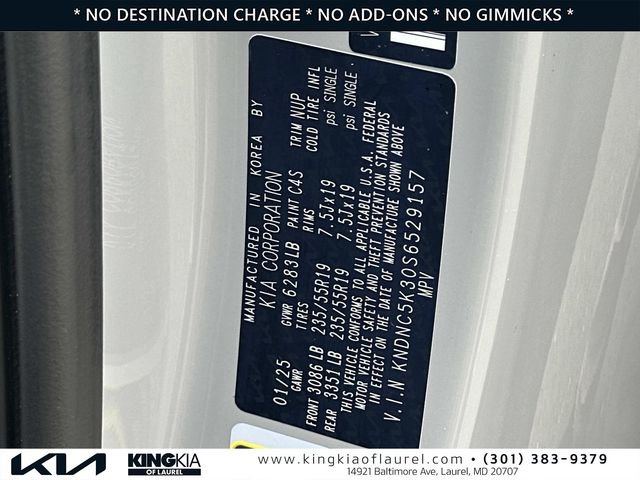 Used 2025 Kia Carnival EX image 31