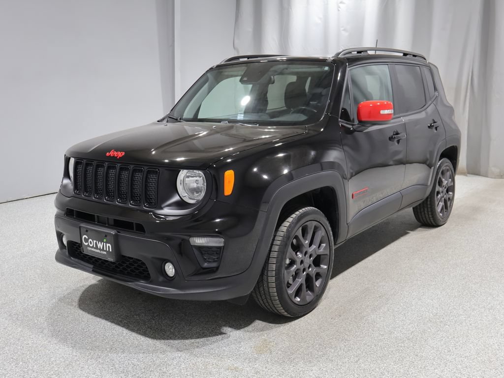 Certified 2023 Jeep Renegade Latitude w/ Sun/Sound Group AWD/4WD image 7