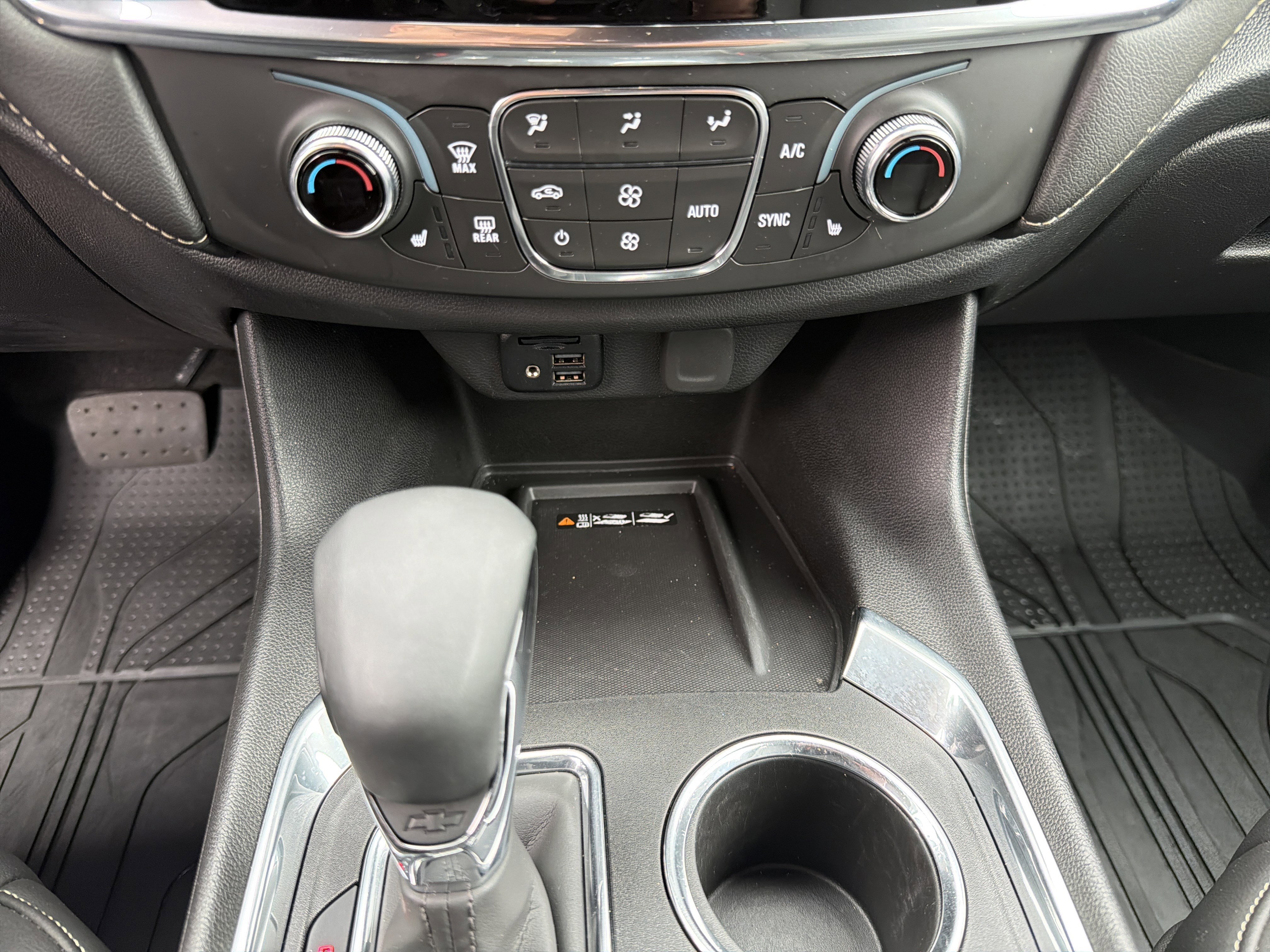 Used 2023 Chevrolet Traverse LT w/ LT Premium Package image 31