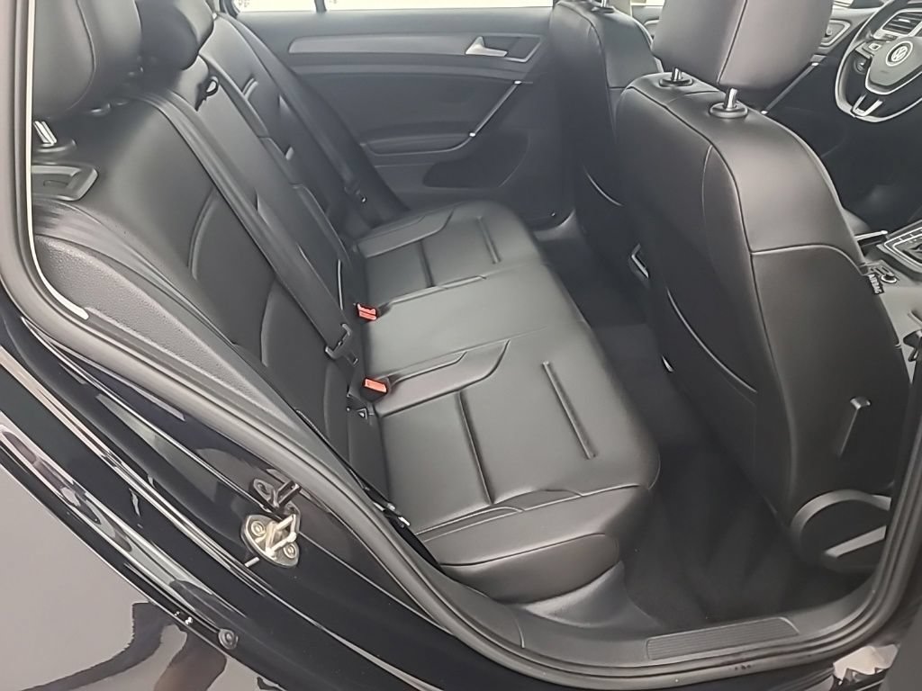 Used 2018 Volkswagen Golf SE FWD image 15