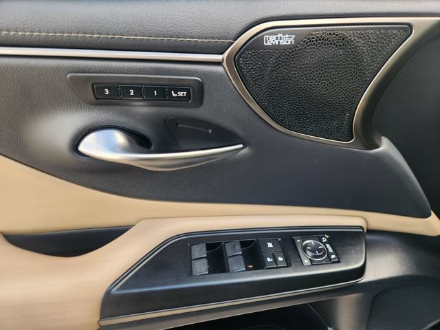 Used 2020 Lexus ES 350 Ultra Luxury w/ Accessory Package 2 FWD image 21