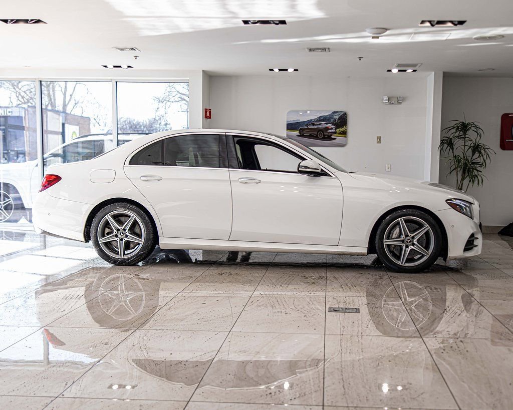 Used 2018 Mercedes-Benz E 400 4MATIC Sedan image 9