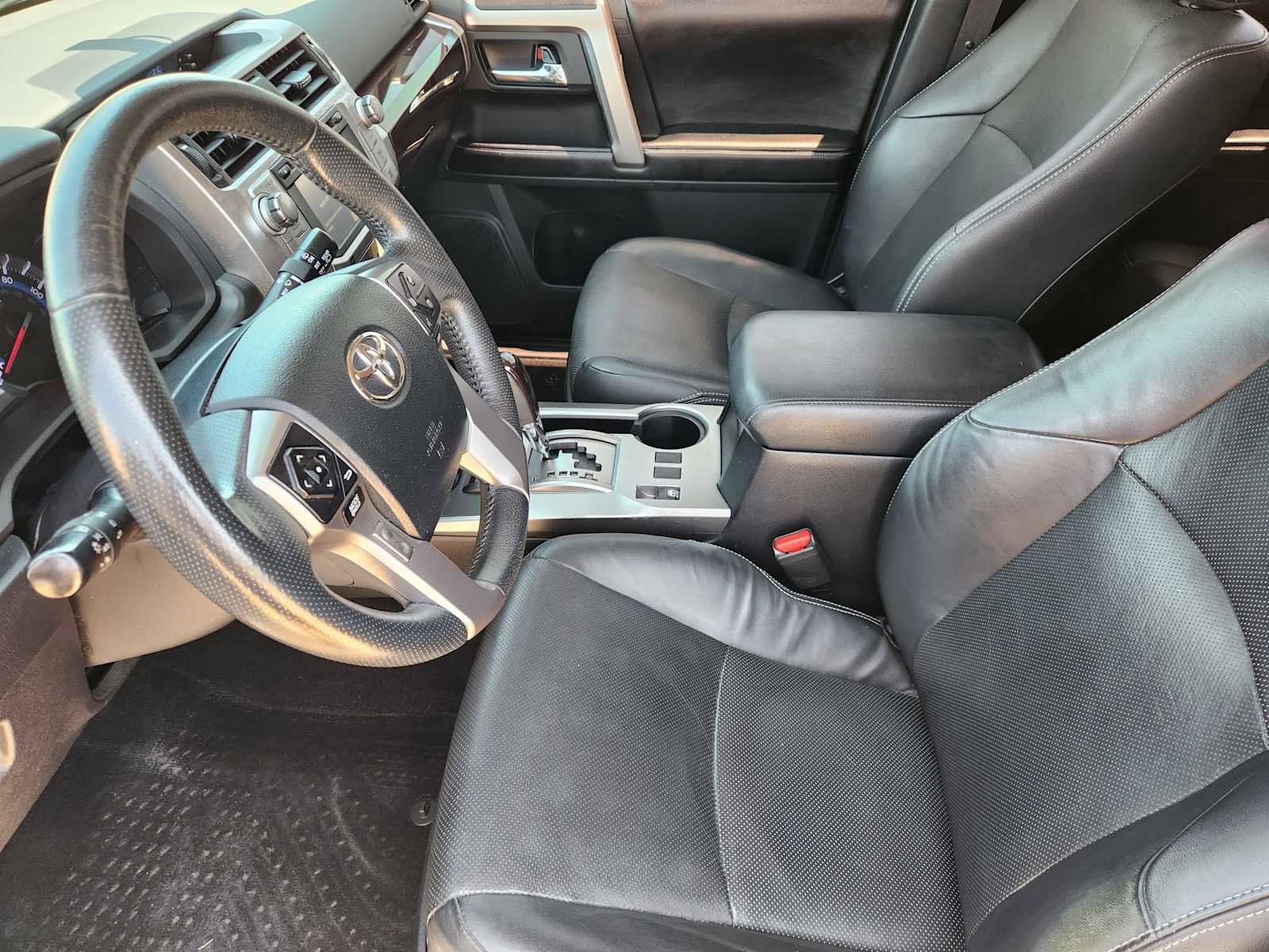 Used 2015 Toyota 4Runner Limited AWD/4WD image 12