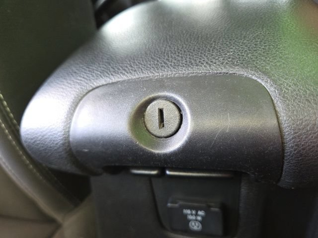 Used 2015 Jeep Wrangler Unlimited Sahara w/ Connectivity Group AWD/4WD image 58