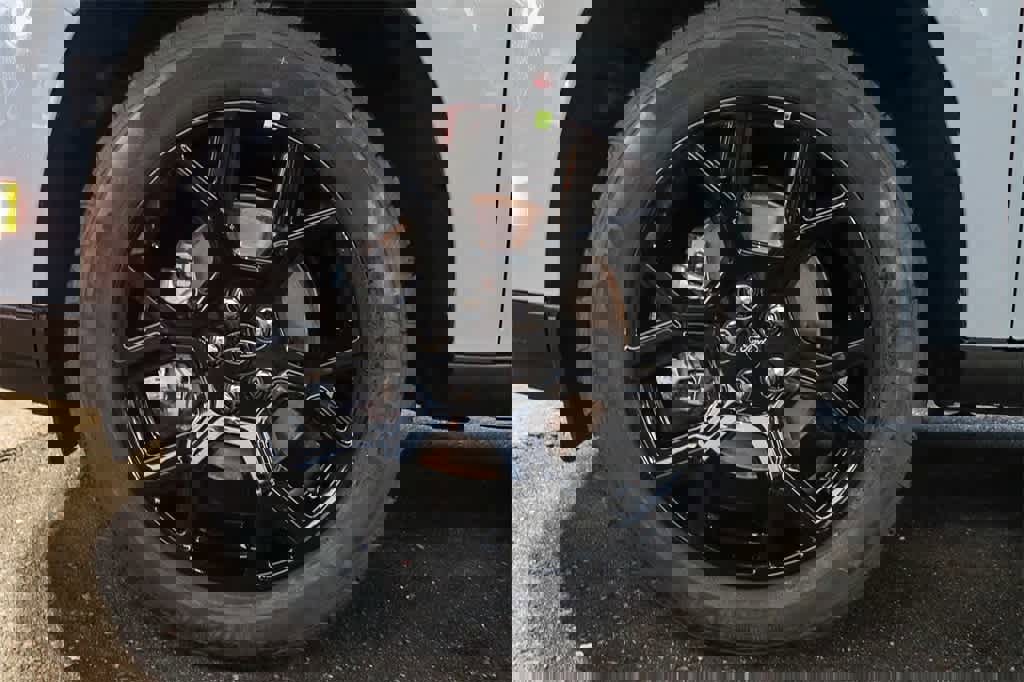 New 2025 Ford Maverick Lariat w/ Black Appearance Package image 11