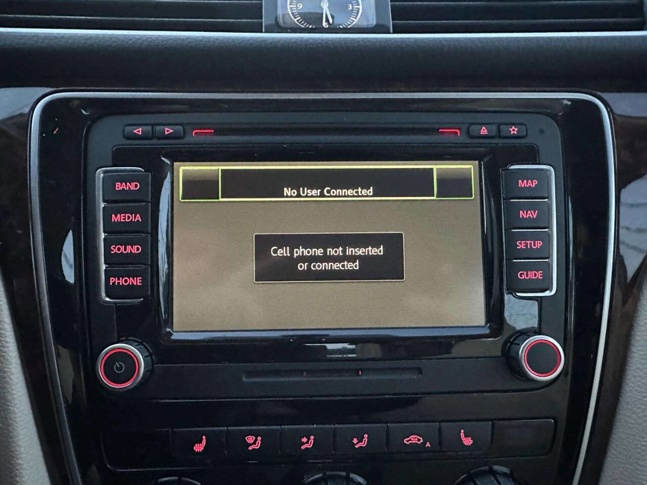 Used 2013 Volkswagen Passat 2.5 SEL Premium image 34