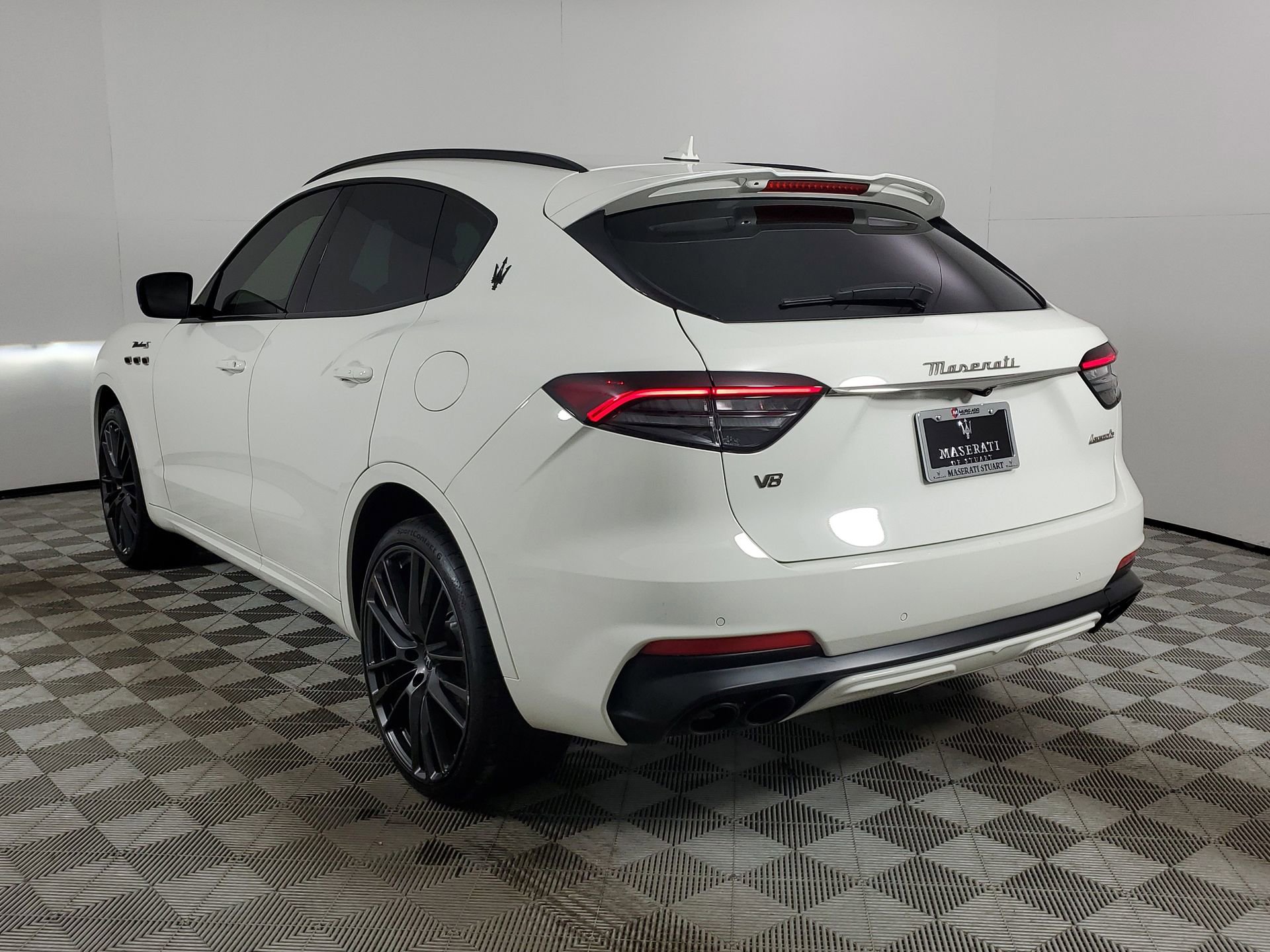 Used 2023 Maserati Levante Modena S image 8