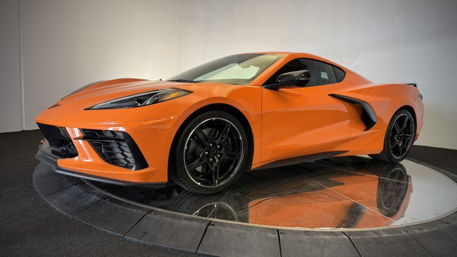 Used 2024 Chevrolet Corvette Stingray Premium Cpe w/ Z51 Performance Package RWD image 19